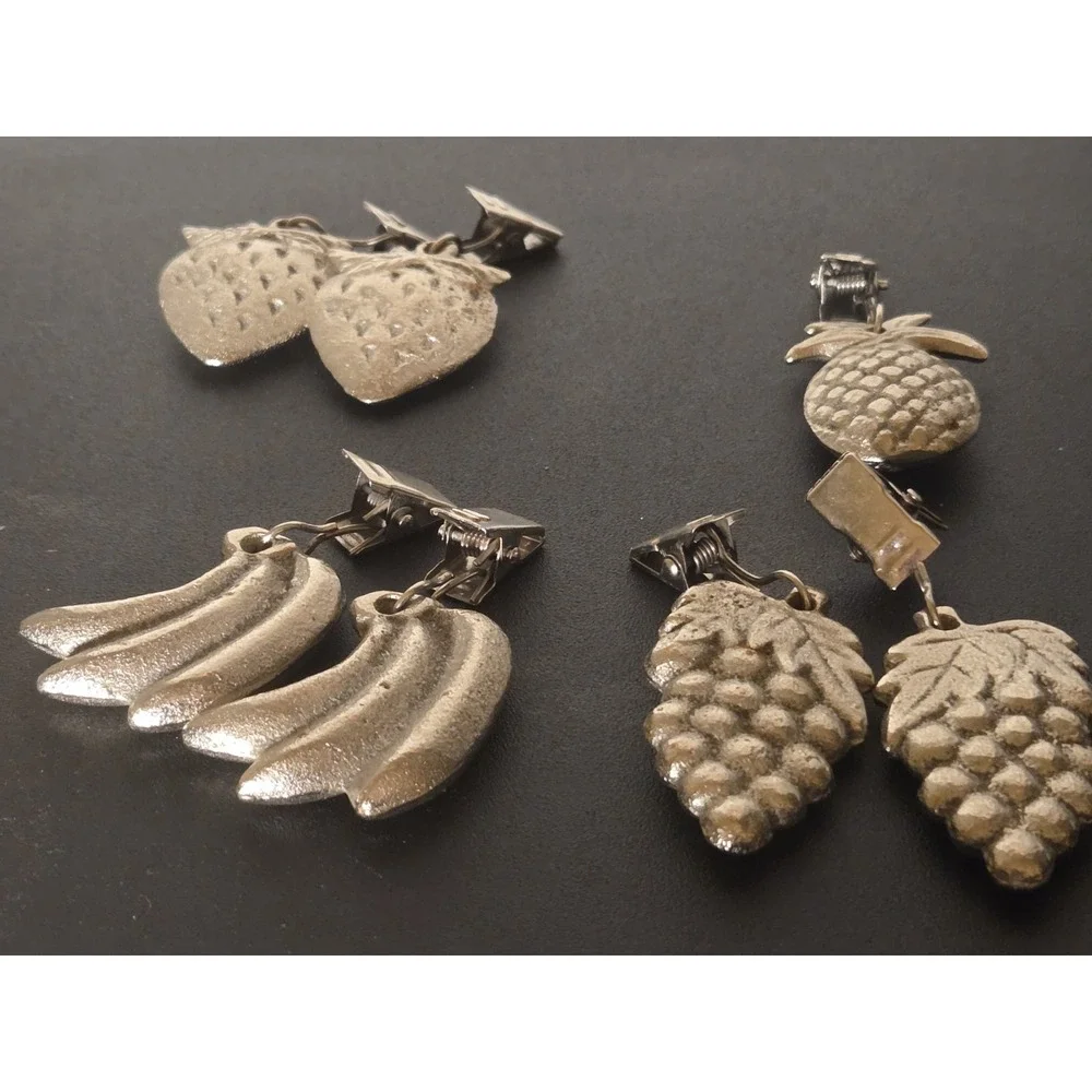 Vintage Tablecloth Napkin Weights Fruit Theme Metal Clip On Outdoor Set Of 7